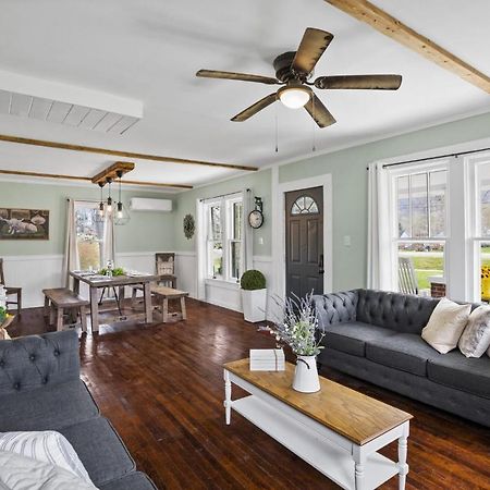 Charming 4 Bedroom Farmhouse With Large Backyard For Entertaining Mountain City 外观 照片